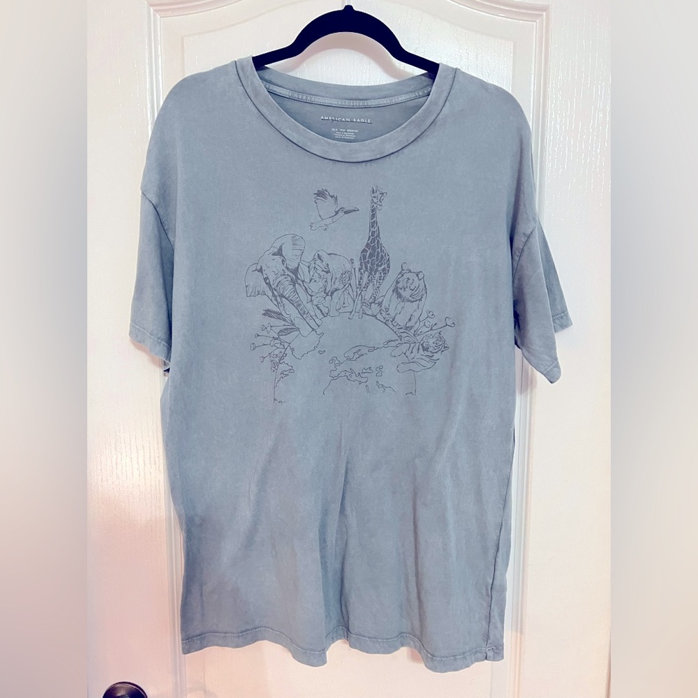 American Eagle super soft animal T-shirt
